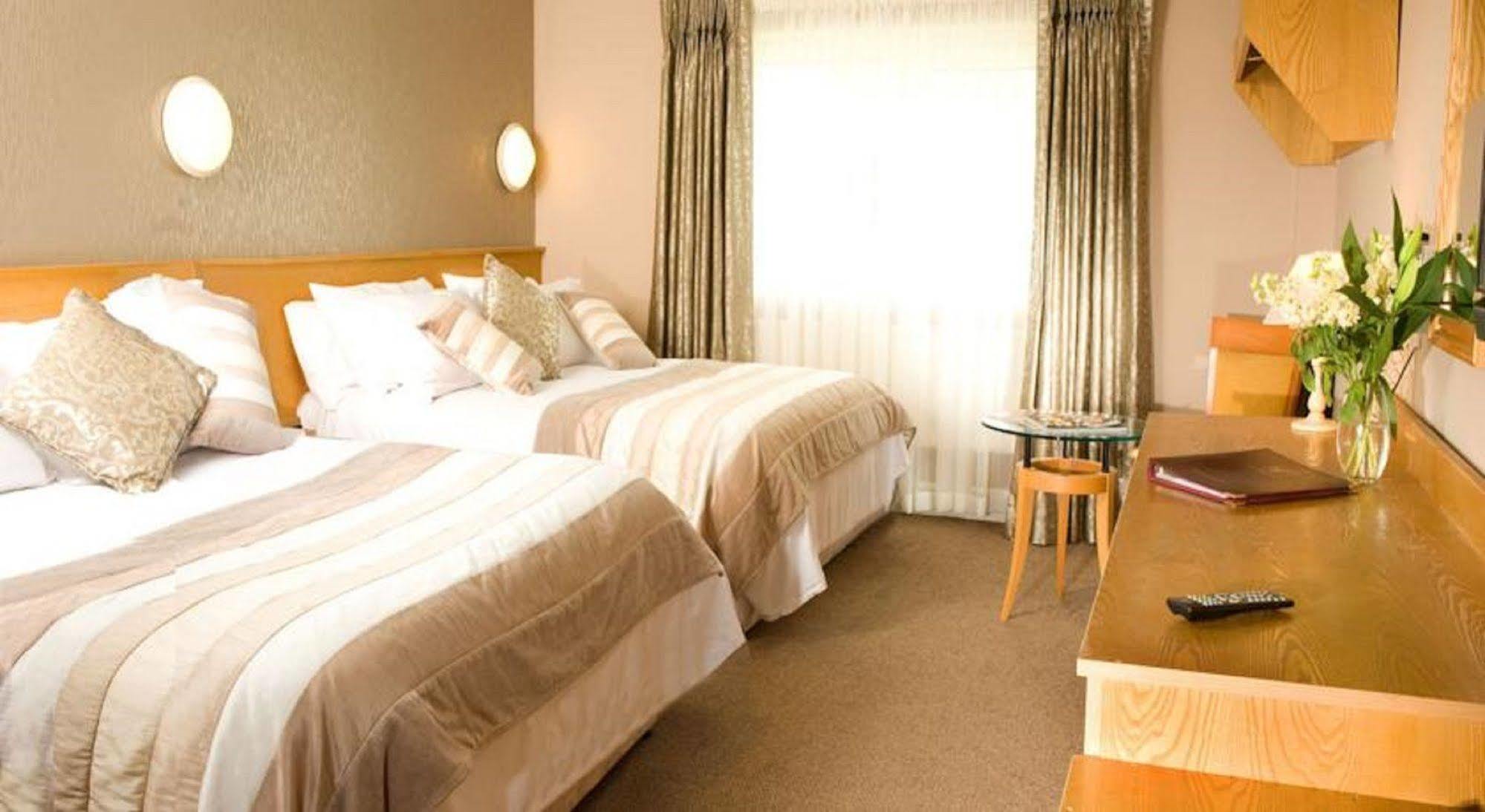 Great National Commons Inn Hotel คอร์ก ภายนอก รูปภาพ